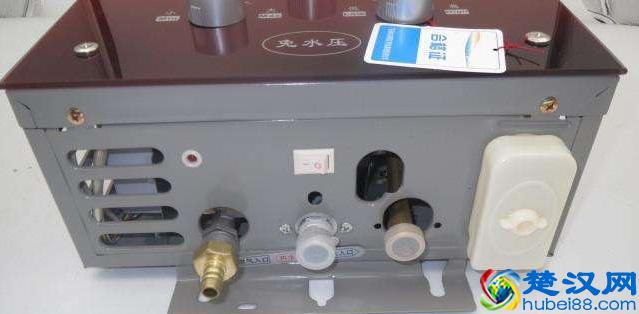 越来越多人喜欢装这种热水器，水压低都不影响，太实用了！