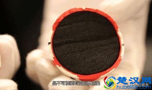 双色球真的有猫腻？切开摇奖球之后，一切真相大白