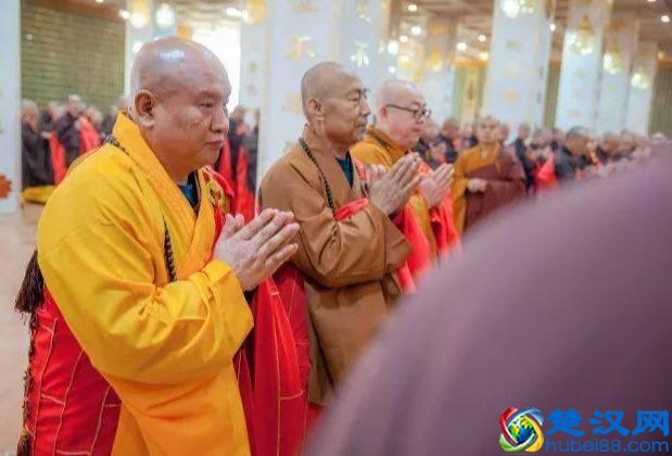 高僧说：想不开的人，悟透8个字，就会去除心里阴霾