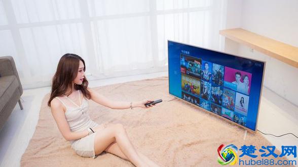 投影仪和电视哪个更伤眼睛？看完这篇你就知道了