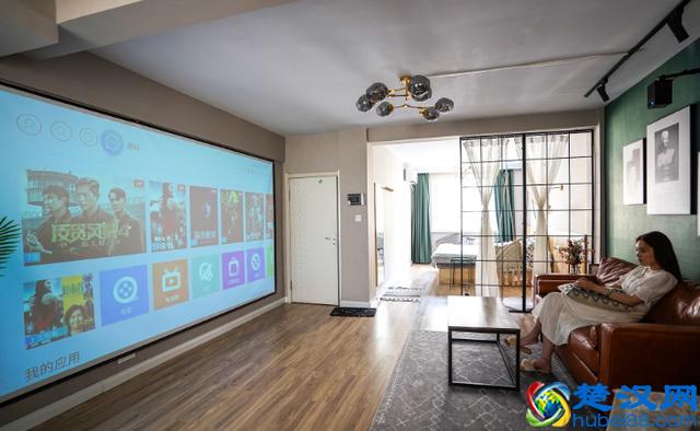 投影仪和电视哪个更伤眼睛？看完这篇你就知道了