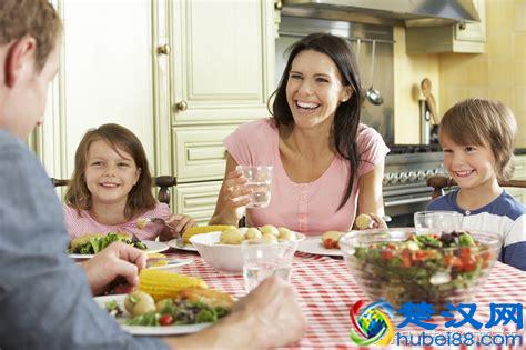 看这段英语：Make the dinner什么意思？