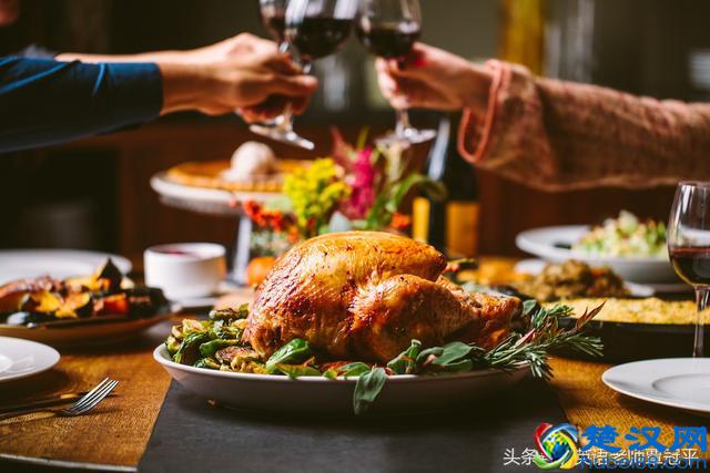 看这段英语：Make the dinner什么意思？