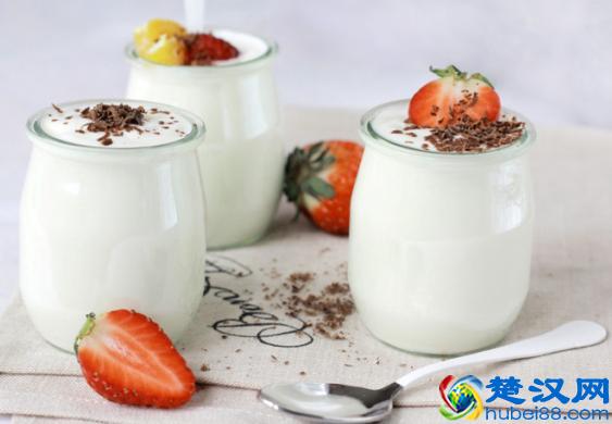 酸奶竟有如此奇效你知道吗？建议老年人夜间喝有助补钙！