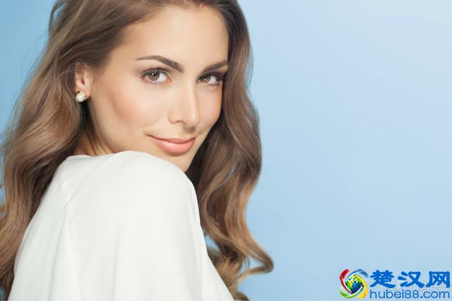 毛孔粗大怎么办？皮肤科医生给你出几招