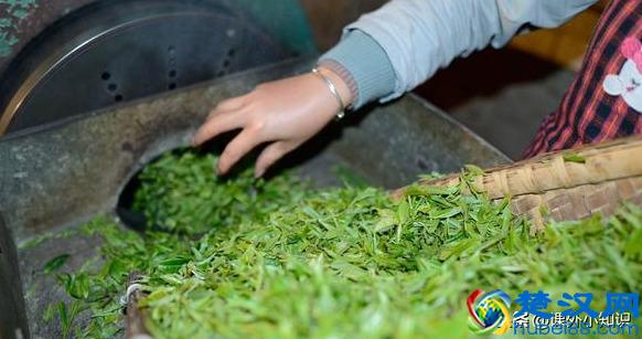 课外小知识,拍电影时用“杀青”表示拍摄完成,“杀青”指什么?