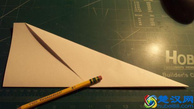 技术向:如何折出飞的很远的纸飞机?
