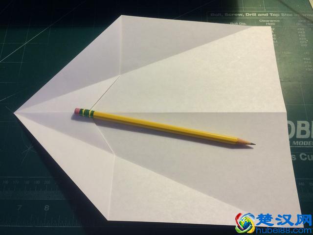 技术向:如何折出飞的很远的纸飞机?