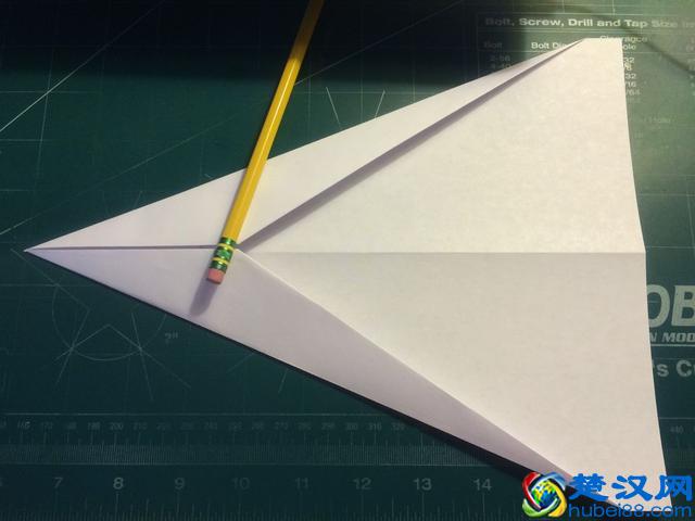 技术向:如何折出飞的很远的纸飞机?