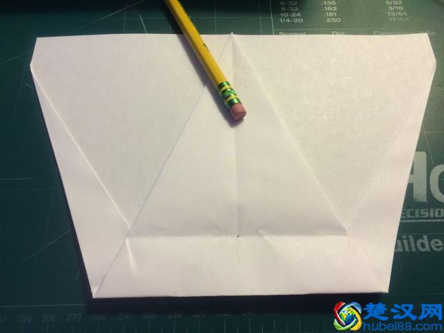 技术向:如何折出飞的很远的纸飞机?