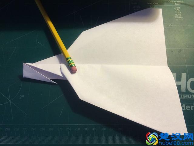 技术向:如何折出飞的很远的纸飞机?