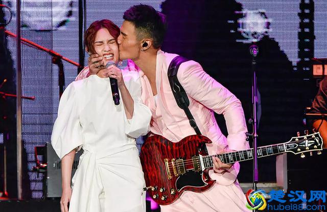 杨丞琳&李荣浩终于结婚：“我找老公，真的不看脸”