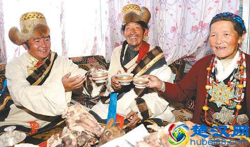 中国有四个少数民族不过春节，其中一个民族被认为是日本人祖先