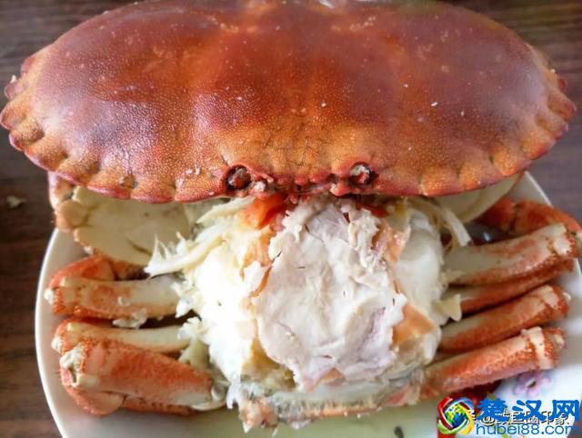 海鲜市场里的秘密：面包蟹其实价格很便宜