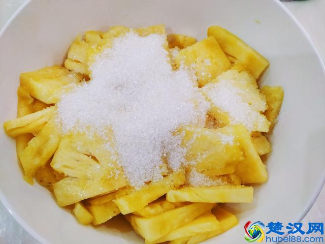 菠萝用盐水泡就错了，教你正确做法，菠萝超甜不扎嘴