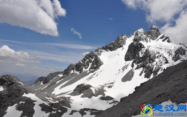 为何珠峰已被成功征服，而海拔5596米的玉龙雪山却至今无人登顶？
