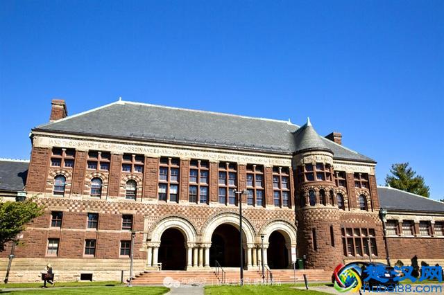 美国历史最悠久的高等学府 哈佛大学