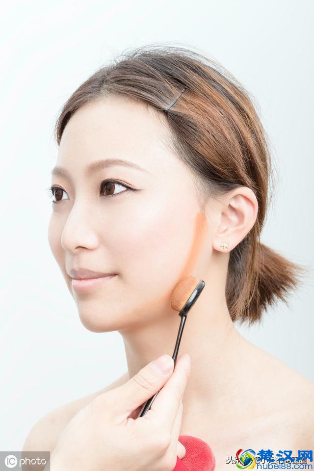 化妆师都不会告诉你的，四个实用化妆小技巧