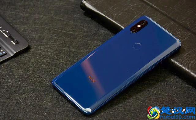 目前世界前五的智能手机品牌，你喜欢谁家的旗舰手机？