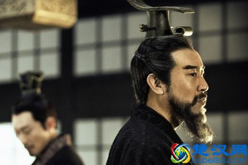 披荆斩棘什么意思？披荆斩棘出自什么典故？