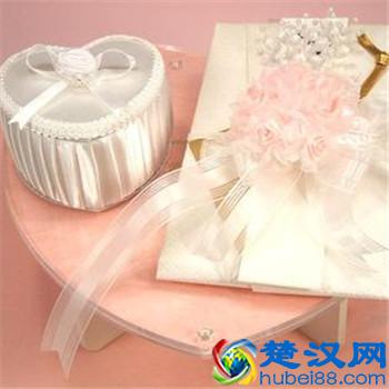 结婚份子钱红包写什么 送给新人的结婚贺词