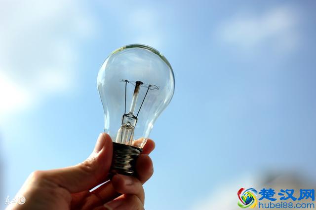 给别人当电灯泡是什么感觉？