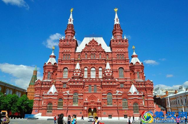 这个国家与我国互免签证，景色举世无双，更是美女如云