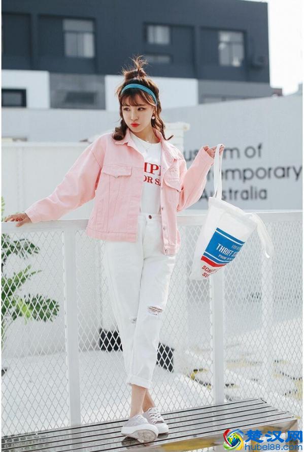 粉色衣服配什么颜色的裤子 时髦又好看