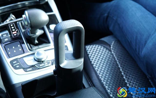 车友福利，这可能是目前最好用的车载吸尘器，清蜓吸尘器评测体验