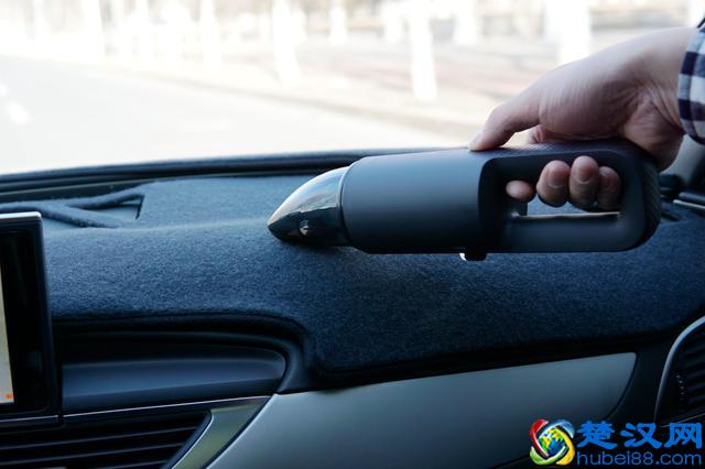 车友福利，这可能是目前最好用的车载吸尘器，清蜓吸尘器评测体验