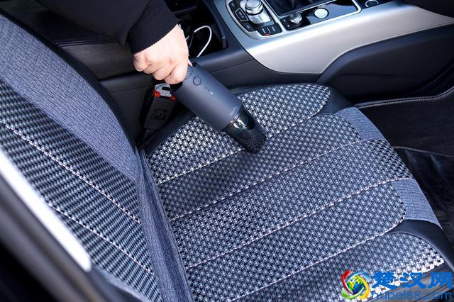 车友福利，这可能是目前最好用的车载吸尘器，清蜓吸尘器评测体验