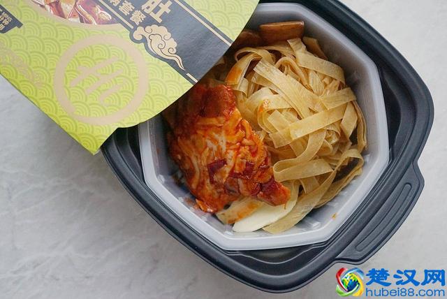 网红自热小火锅,到底哪家才好吃?