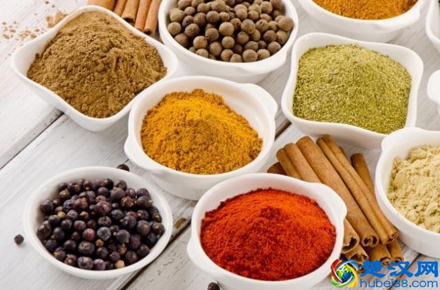 “五香粉”和“十三香”区别是什么？很多人不懂，放错了容易坏菜