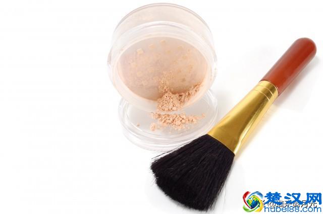 散粉的正确用法，用对散粉再也不担心脱妆了