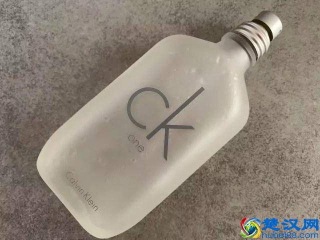 如果有一瓶香水能代表青春，我觉得是 CK One