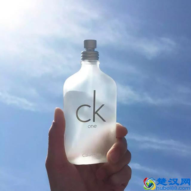 如果有一瓶香水能代表青春，我觉得是 CK One