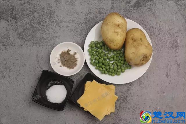 芝士焗土豆泥，口感浓郁，抵挡不住的芝士诱惑！