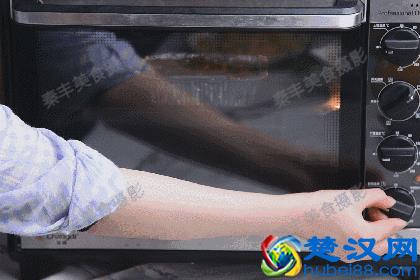 芝士焗土豆泥，口感浓郁，抵挡不住的芝士诱惑！