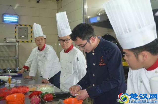 厨师服务员应懂得，中餐分餐流程