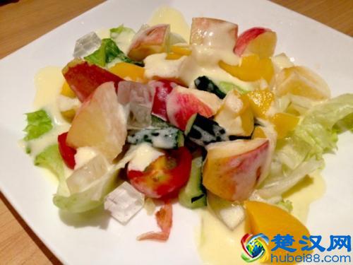 服务员亲述吃自助餐背后的秘密，你都知道吗？