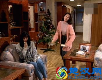 王祖贤开衫穿搭秘籍，夏末秋初穿开衫，让你时髦又有女人味，