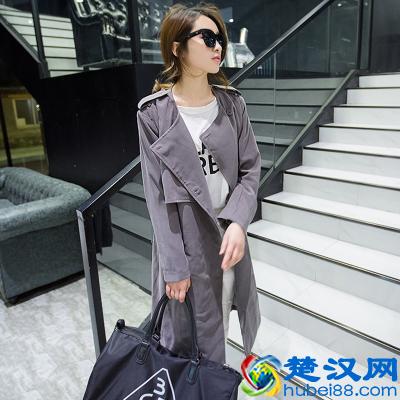 长款风衣搭配什么版型的裤子最合适