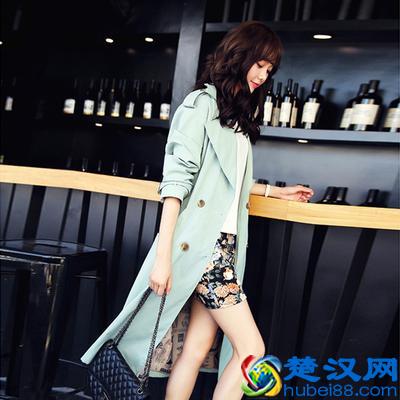 长款风衣搭配什么版型的裤子最合适