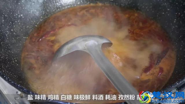 小龙虾在家你怎么做？快来试试这个口味，保证好吃上瘾