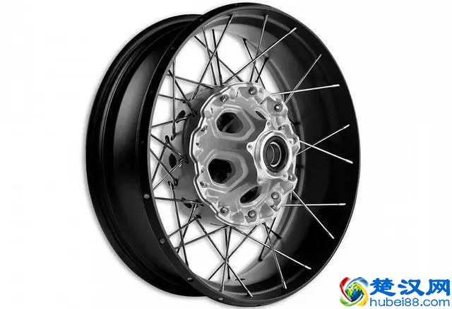 杜卡迪揽途950在国内亮相，你猜多少钱？（含参数表）