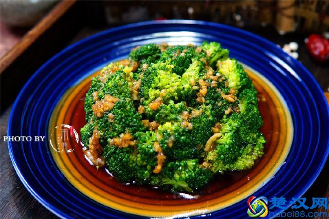 西兰花好吃又好看的做法，这1个步骤不能少，上桌就抢着吃！