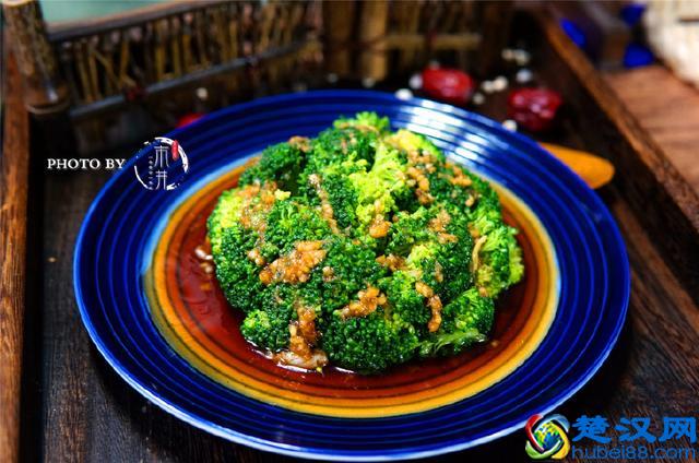 西兰花好吃又好看的做法，这1个步骤不能少，上桌就抢着吃！