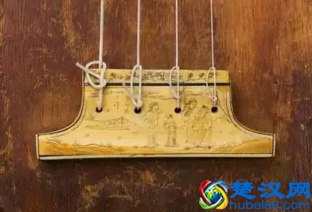 犹抱琵琶半遮面