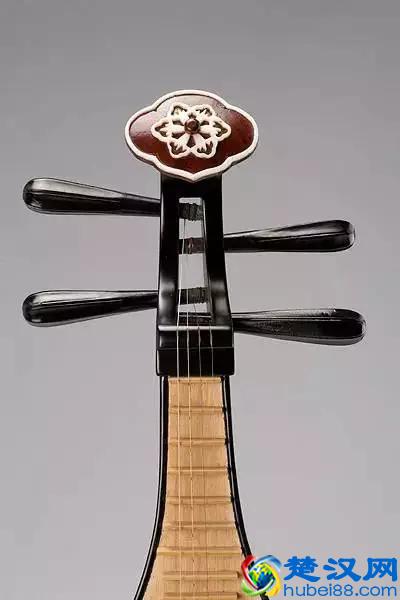 犹抱琵琶半遮面