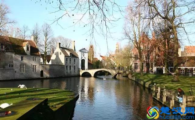 法国教育：全面实行双轨制